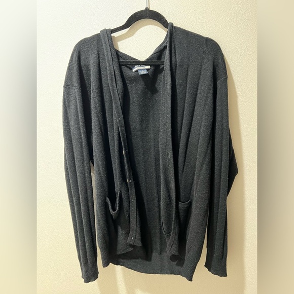 Jos. A. Bank Men's Black extra fine merino wool Sweater, size large, EUC - Picture 1 of 6